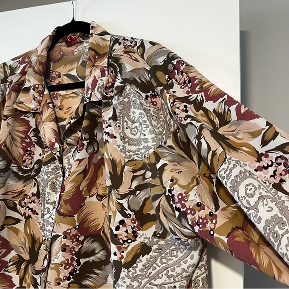 HER | Vintage Floral Button Up Shirt - Picture 3 of 15